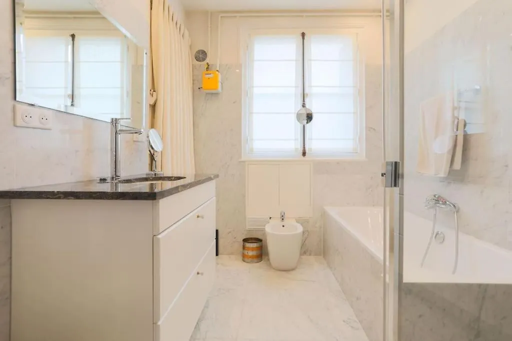 Chic Flat 2 Rooms Georges V Παρίσι 0*,