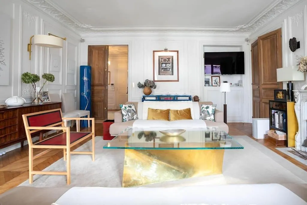 Chic Flat 2 Rooms Georges V Paris Apartment