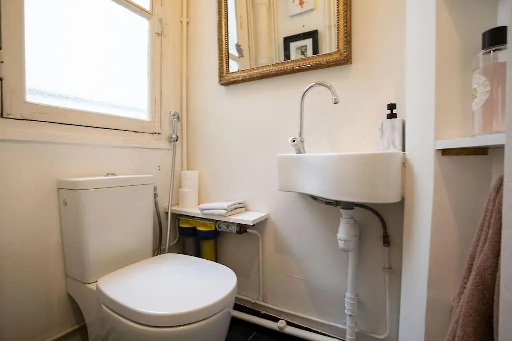 Chic Flat 2 Rooms Georges V パリ アパート