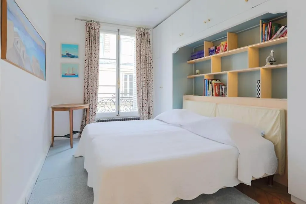 Chic Flat 2 Rooms Georges V パリ アパート
